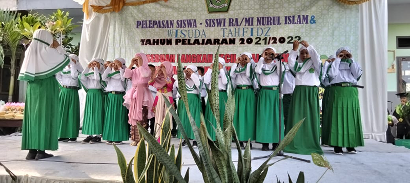 Acara Pelepasan dan Perpisahan di RA/MI Nurul Islam Desa Pulukan